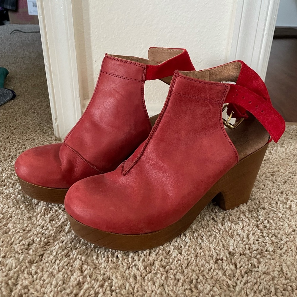 Amber Orchard Clog - Free People